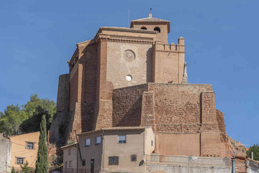 Zaragoza - Cervera de la Cañada 03 - iglesia de Santa Tecla.jpg